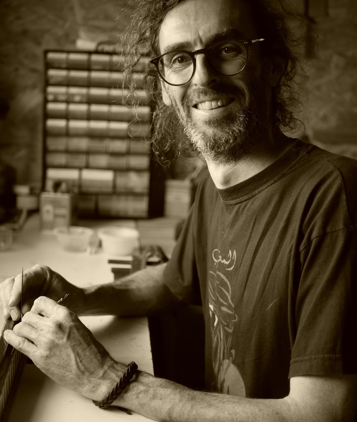 Portrait de Nicolas Lambert, technicien spécialiste de l’accordéon